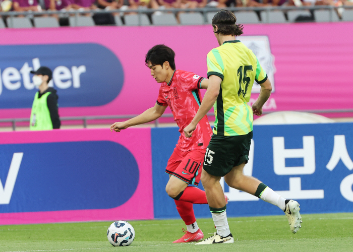  Stoke king Bae Junho, except for the overwhelming score, 45 minutes. He's the best talent in Korea