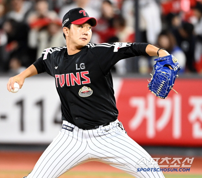 Austin two-run shot  El Dong-won's one run and three wins  Yoo Young-chan's five-out save LG, 31 wins. It also ranked first in the backup lineup. 