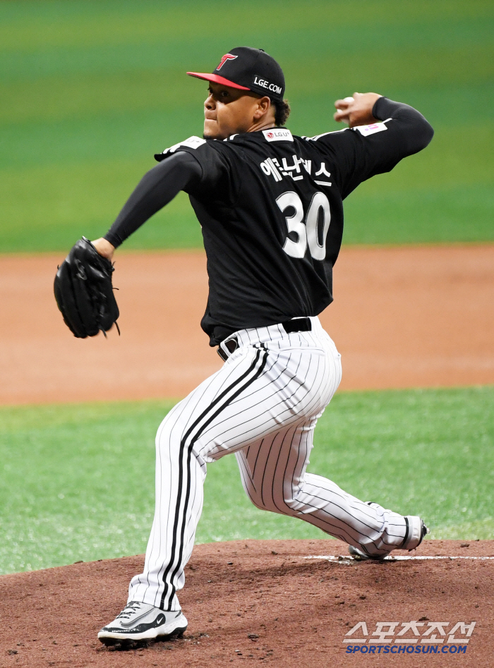 Austin two-run shot  El Dong-won's one run and three wins  Yoo Young-chan's five-out save LG, 31 wins. It also ranked first in the backup lineup. 