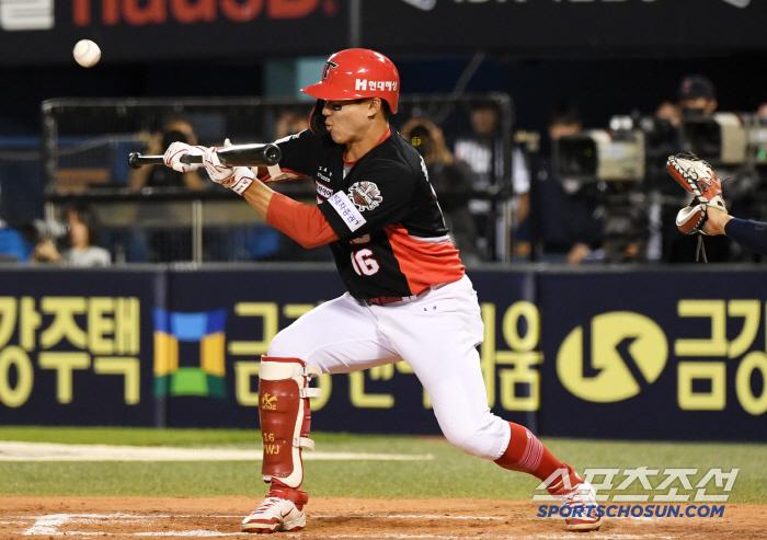 Choi Won-jun's second leg wasn't just a defensive mistake! → The real reason why KIA manager Lee Bum-ho revealed is