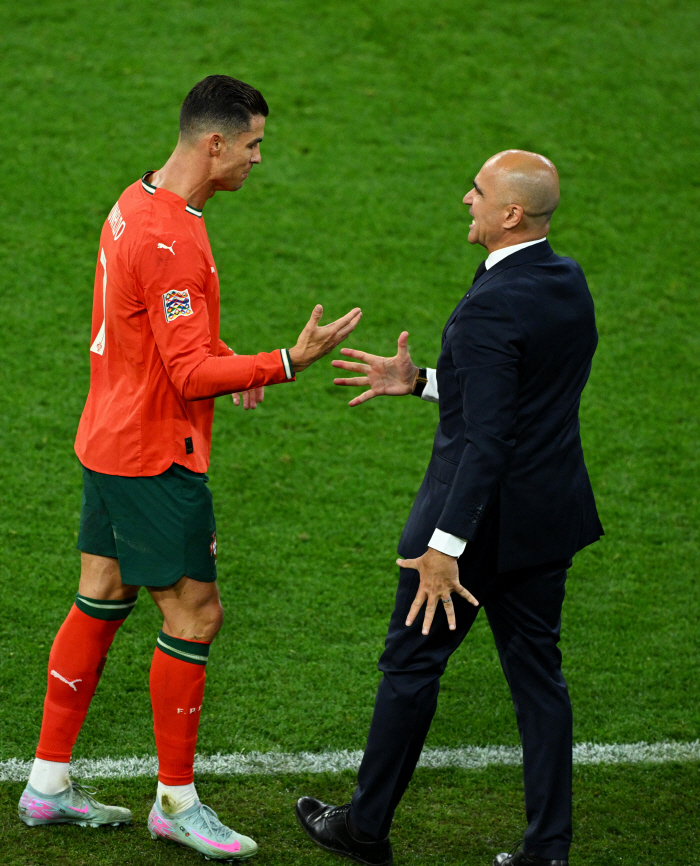 Dignity of Sweet Naldu...Delightful response to fan collision mistake in wheelchair, hero with true human Ronaldo's 137th goal