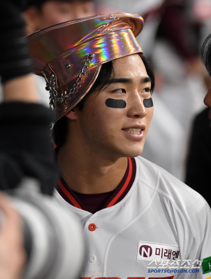 Episode 4 is not over yet? Silent resignation, Lotte foreigners, 10 hits, 9 runs, worst pitch...From the first inning, I hit hard → I didn't even get help in defense 