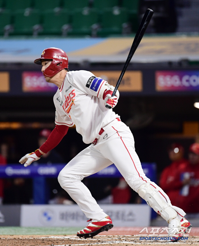 I'm always disappointed with my batting average of 10%...But why did you suddenly deploy the first hitter in a month?