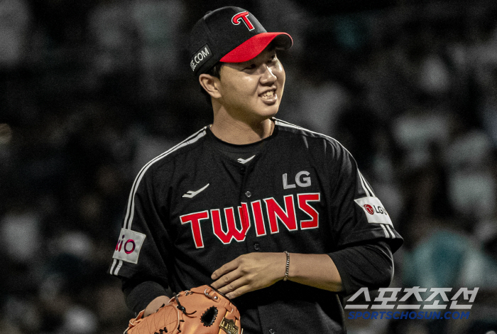 Kim Hyun-soo, Park Dong-won, and Oh Ji-hwan remained at the top of the lineup. Yoo Young-chan's five-out perfect save prevented a critical crisis of extortion