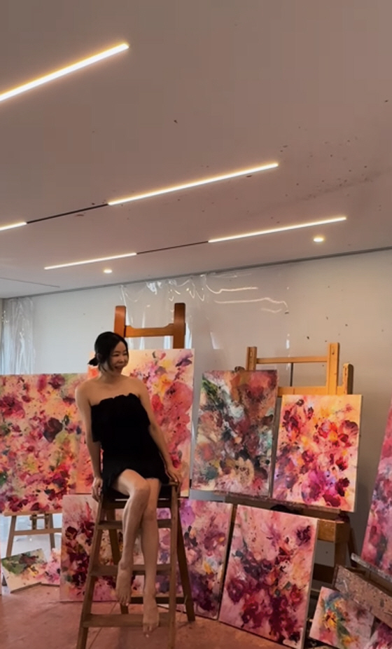 Lee Hye-young, it's not easy to be angry, etc. The presents from the painting of rich people