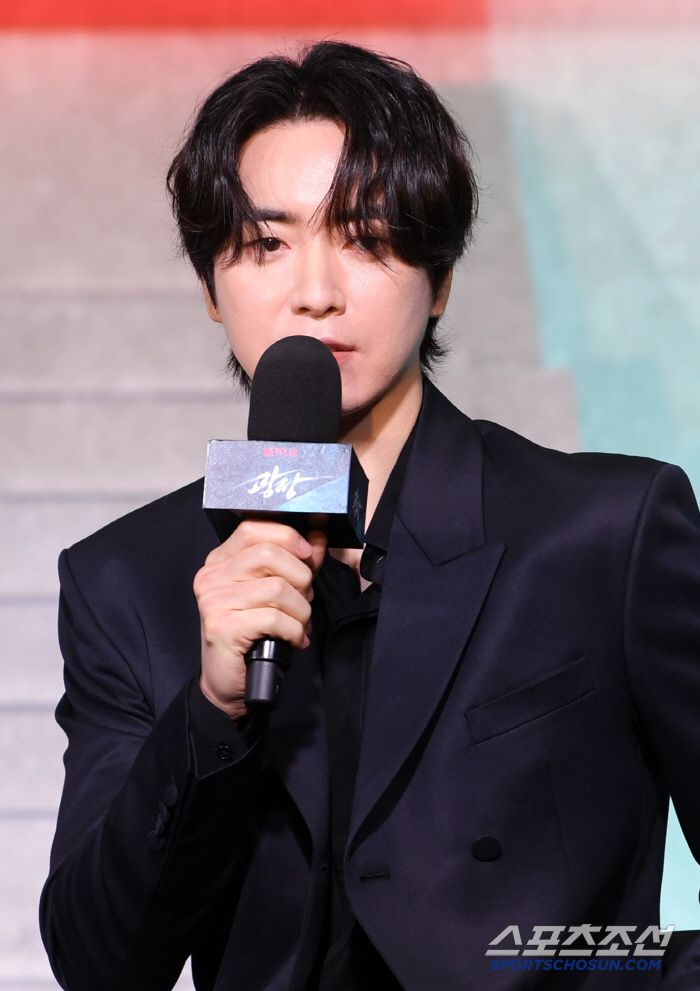 Lee Junhyuk, So Jisub, the younger brother of Gwangjang..Thank you for saying I look like So Jiseop