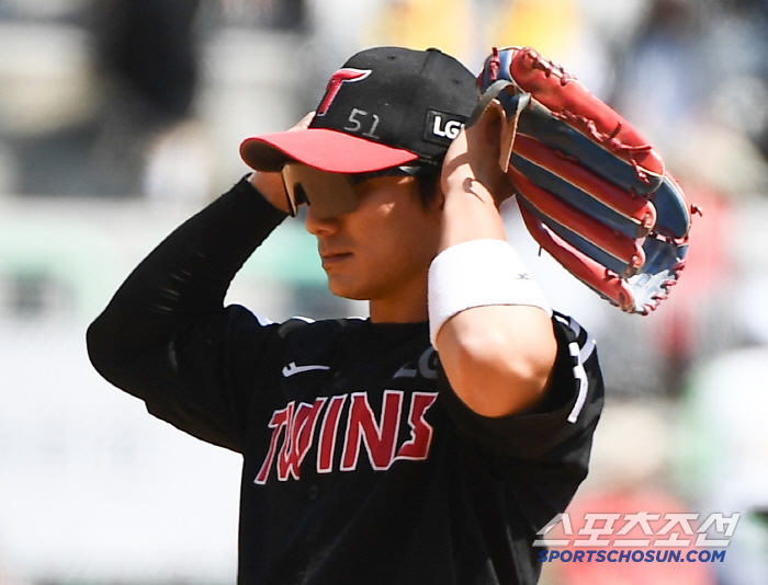 LG is also unconventional. Top hitters Shin Min-jae, Moon Jung-bin Song Chan's backup lineup Lee Joo-hun and Lee Young-bin appears (Changwon site)