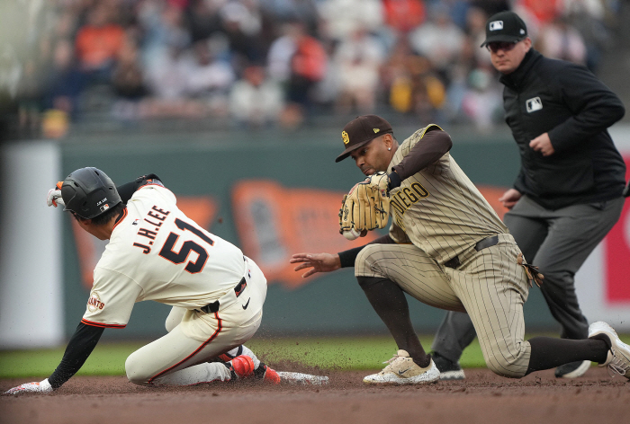 Multi-double  reverse RBI! Lee Jung-hoo came back alive with two hits, one RBI and one run SF65 SD (7th inning)