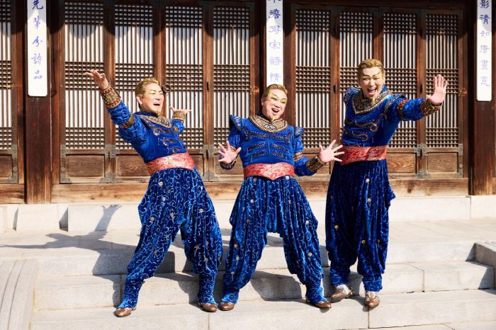 Musical Aladdin Genie Jung Sung-hwa, Jung Won-young, Kang Hong-seok, and Good Morning America M/V appearance