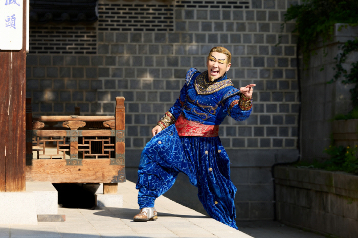 Musical Aladdin Genie Jung Sung-hwa, Jung Won-young, Kang Hong-seok, and Good Morning America MV appearance