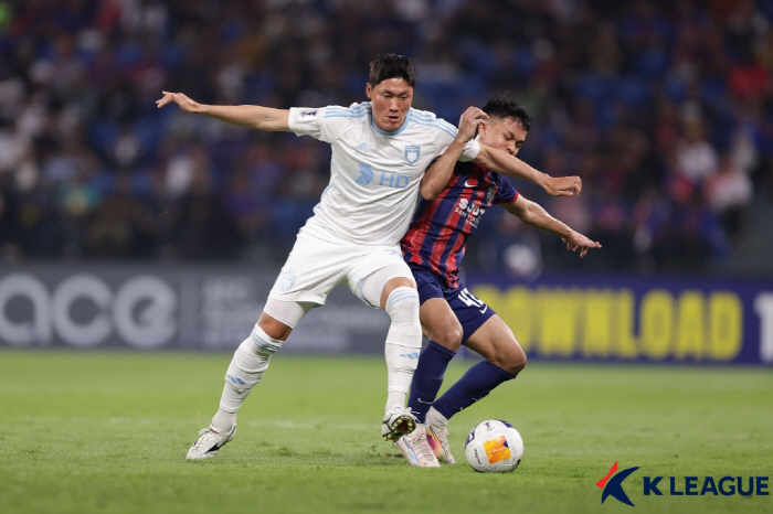  I'll promote it Suwon Samsung Recruiting Proven Veteran Centerback Hwang Seok-ho...defensive upgrade