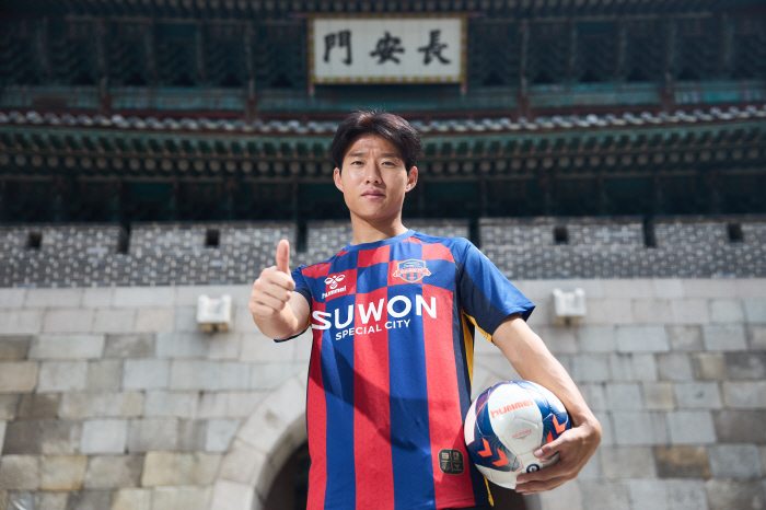 Suwon FC Leases Ahn Hyun-beom, a Quick Wing in Jeonbuk...Power Up with Verified Cards