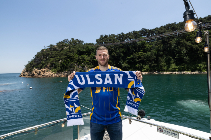  Ulsan, who will play in the Club World Cup, recruited Trojac, a tall defender of 1m91m...High power from Poland in full bloom