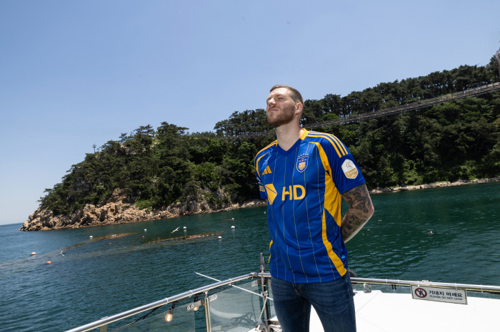  Ulsan, who will play in the Club World Cup, recruited Trojac, a tall defender of 1m91m...High power from Poland in full bloom