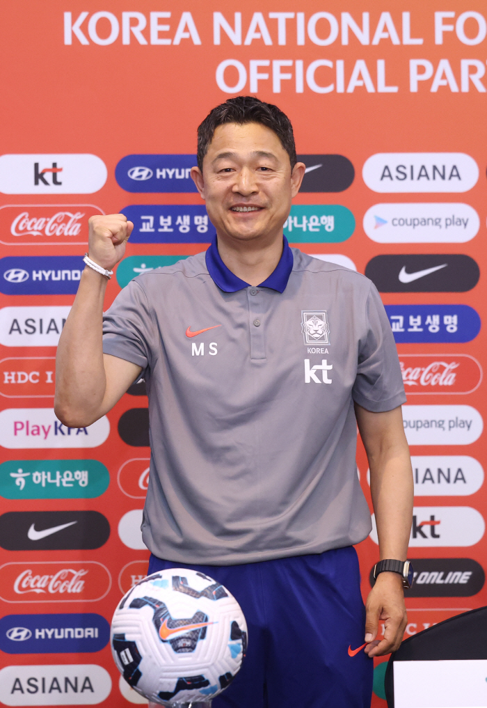  Lee Min Sung Ho, come on! Bae Joon-ho's ace mode announces the starting list for the match against Australia, selecting a large number of K Leaguers