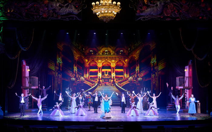Park Hyo-shin and Kai Shine in 10th Anniversary Opening of Musical 'Phantom'