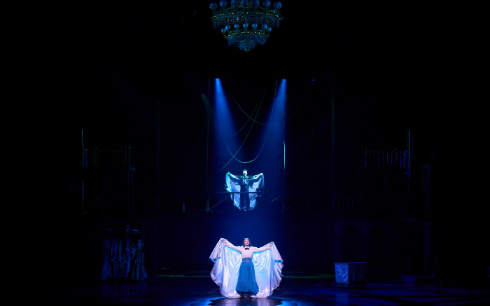 Park Hyo-shin and Kai Shine in 10th Anniversary Opening of Musical 'Phantom'
