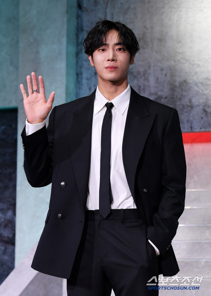  Chu Youngwoo's handsome face