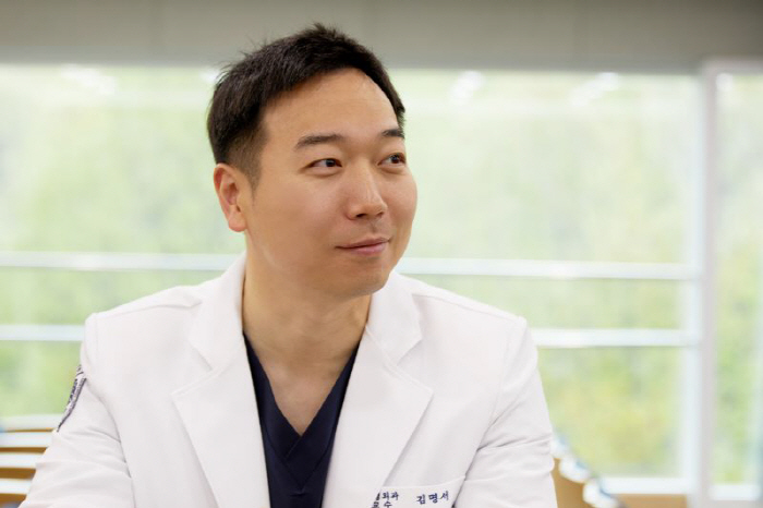Professor Kim Myung-seo of Gangdong Kyunghee University Hospital Wins Springer Nature Editor's Achievement Award