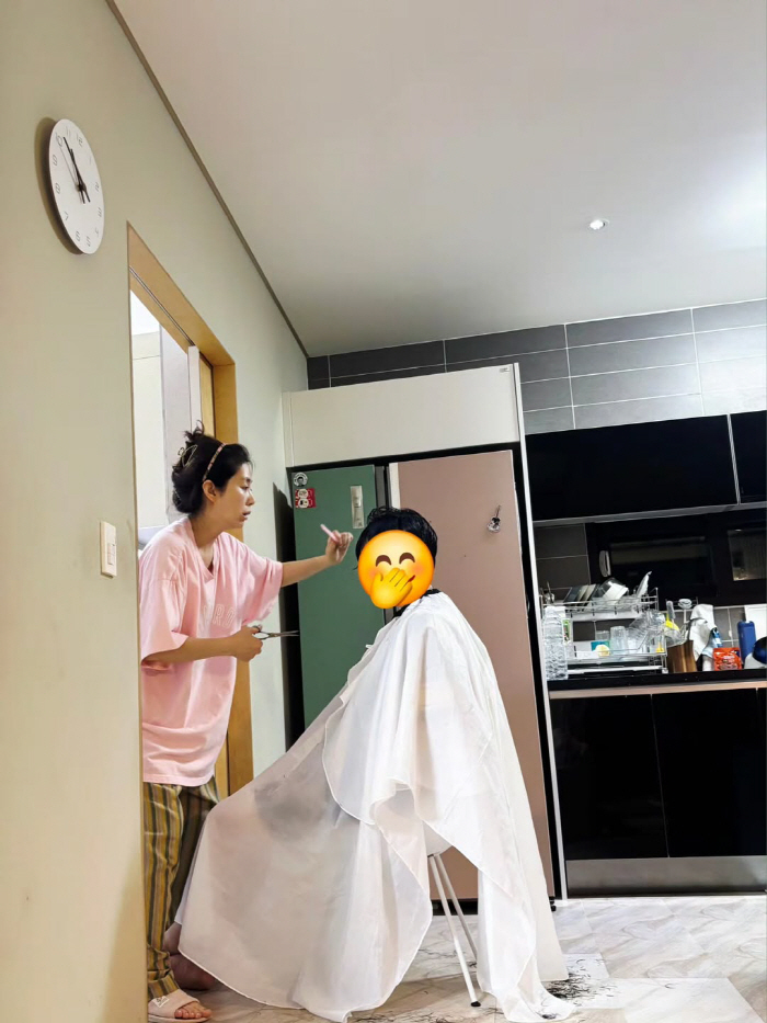 Seol Kyung-gu ♥ Song Yoon-ah, 3rd grader, she cut her hair herself..What can't you do