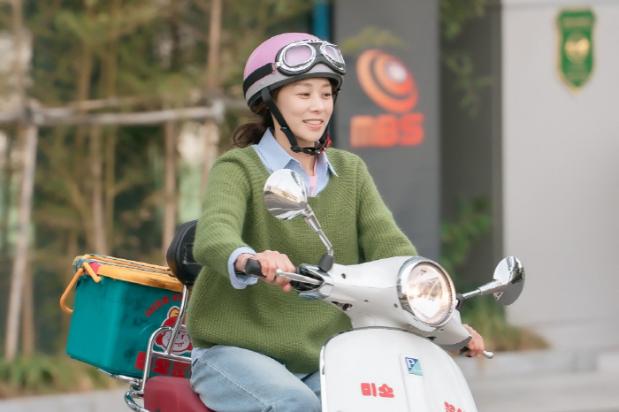 Shin Jang-young, the sun girl, cried all day yesterday...with all one's heart
