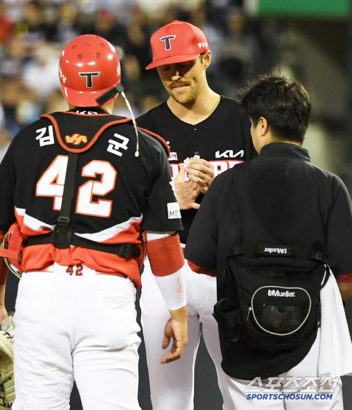 There is no other foreign player like Nail who said he would throw more even after being hit by a red swollen hand