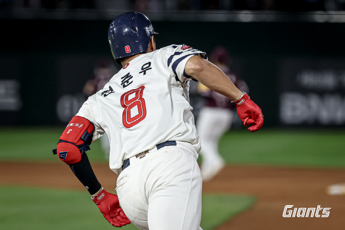 There's no giving up on 09! Reyes 3 hits → Lotte's lifetime legendary home run hit...Make up for the critical mistake 