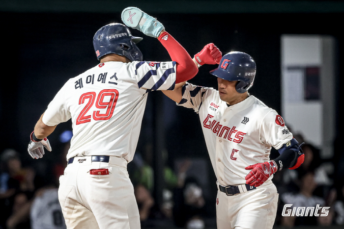 There's no giving up on 09! Reyes 3 hits → Lotte's lifetime legendary home run hit...Make up for the critical mistake 