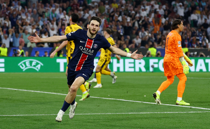 Two Belgians Go Into the Bathroom 27 Hours Before the Champions Final...PSG Winning Intuitive Story Without Tickets Topic