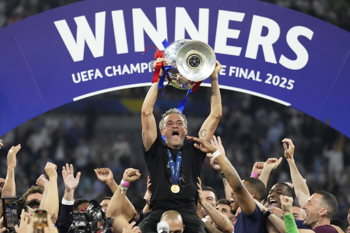 Two Belgians Go Into the Bathroom 27 Hours Before the Champions Final...PSG Winning Intuitive Story Without Tickets Topic