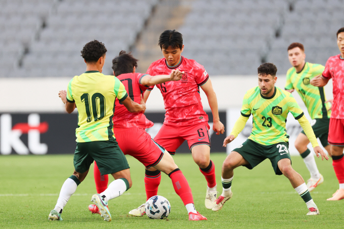  Bae Jun-ho's incomplete 45 minutes Lee Min-sung and Australia drew 0-0 in the warm-up match
