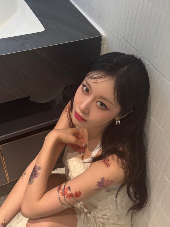 After Ji-yeon and Hwang Jae-gyun divorced, they were more bold and destroyed...I'm covered all over with tattoos