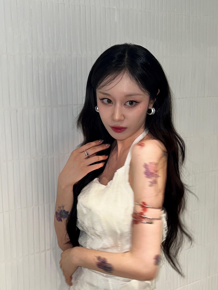 After Ji-yeon and Hwang Jae-gyun divorced, they were more bold and destroyed...I'm covered all over with tattoos