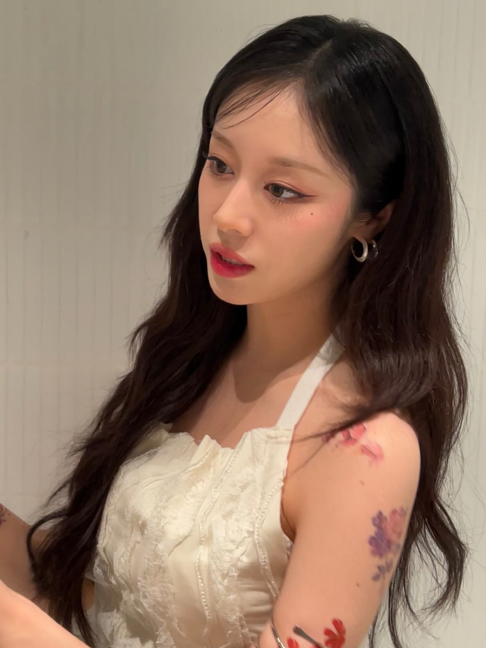 After Ji-yeon and Hwang Jae-gyun divorced, they were more bold and destroyed...I'm covered all over with tattoos