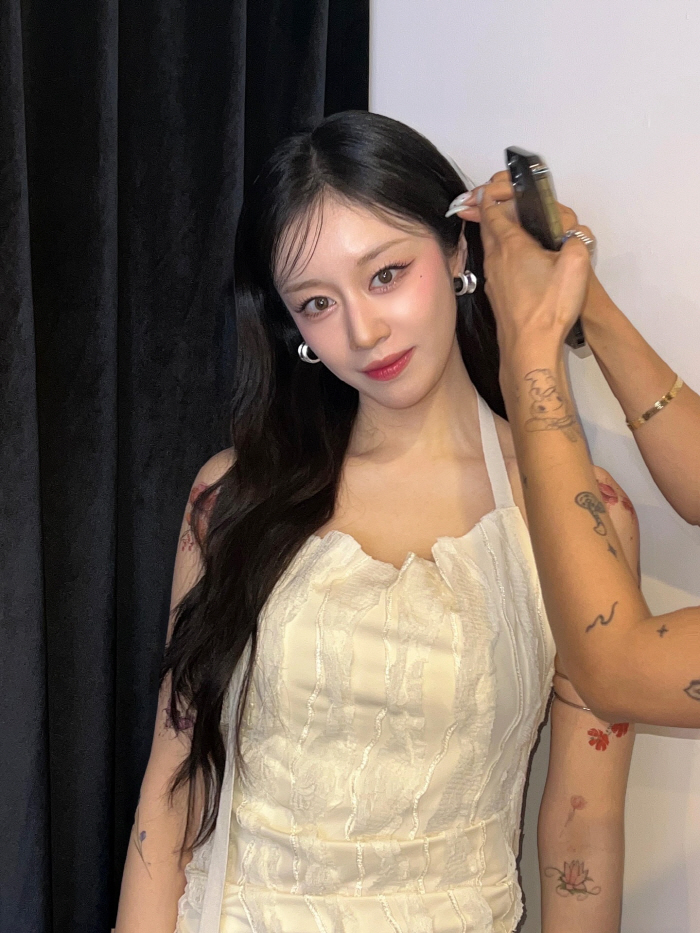 After Ji-yeon and Hwang Jae-gyun divorced, they were more bold and destroyed...I'm covered all over with tattoos