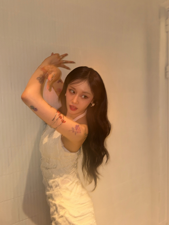 After Ji-yeon and Hwang Jae-gyun divorced, they were more bold and destroyed...I'm covered all over with tattoos