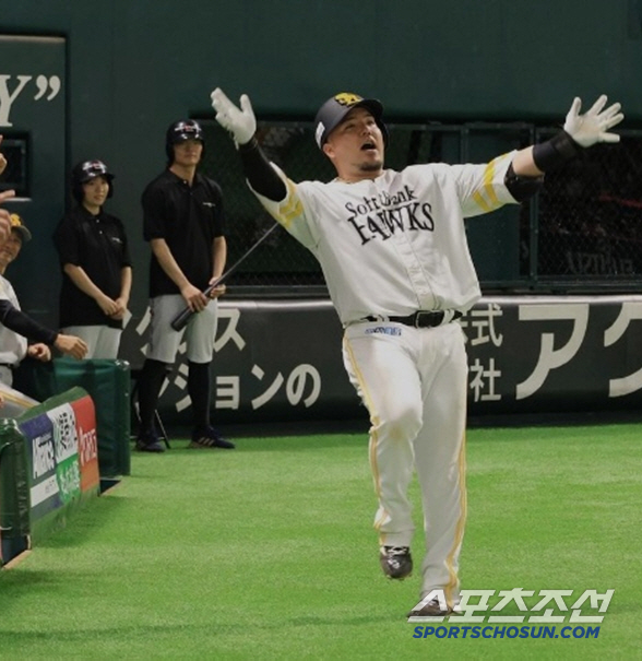 If you can't play baseball, there's no room. Jeon Kyung-gi played 4 times → 7 times relegation → Except for the starting pitcher in 196 games, the fall of last year's home run RBI king 