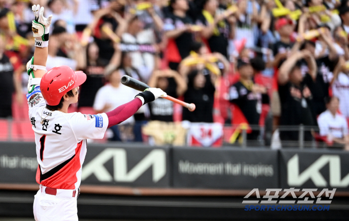 I'm proud of you, Yoon Young-chul beat Hanwha for the first time in 351 days...Park Chan-ho  Wizdom Home Run Chorus 