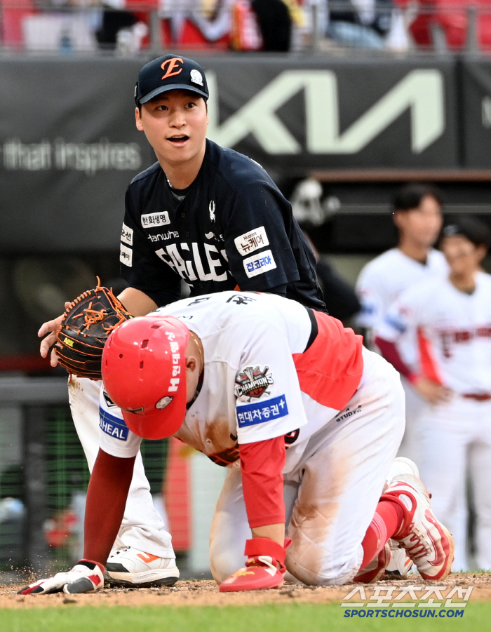 I'm proud of you, Yoon Young-chul beat Hanwha for the first time in 351 days...Park Chan-ho  Wizdom Home Run Chorus 