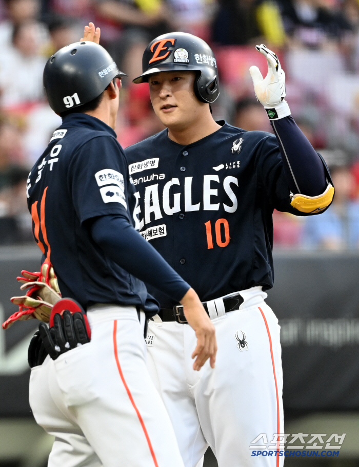 I'm proud of you, Yoon Young-chul beat Hanwha for the first time in 351 days...Park Chan-ho  Wizdom Home Run Chorus 