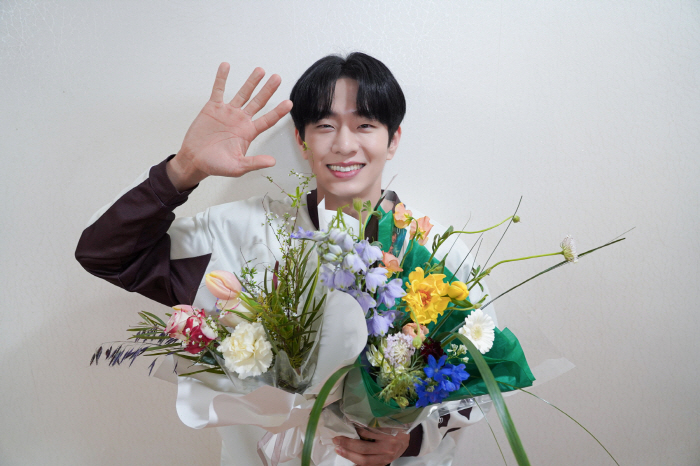 Lee Seungwoo's gym shoot at 24:00? It feels like I went on a happy school trip…How do you feel about the end
