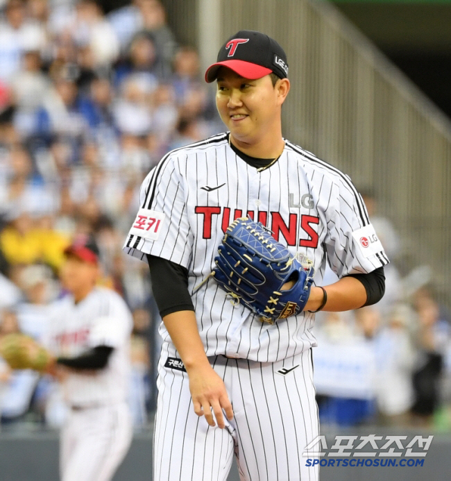 LG manager Yeom Kyung-yeop was injured in the national team, but the reason why he was grateful for the transfer to Korea University for providing the cause of the injury was because