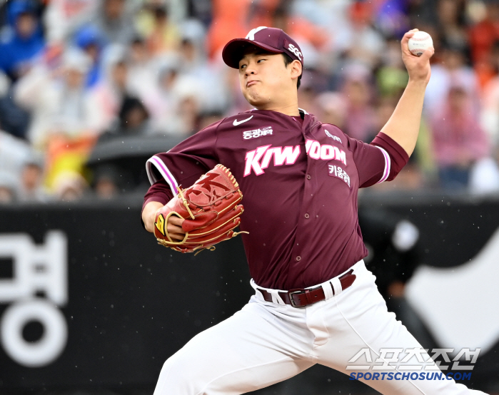 LG Welcome → Jung Hyun-woo, who was ranked 0th for the Rookie of the Year award, will return to the starting lineup against LG on the 8th!