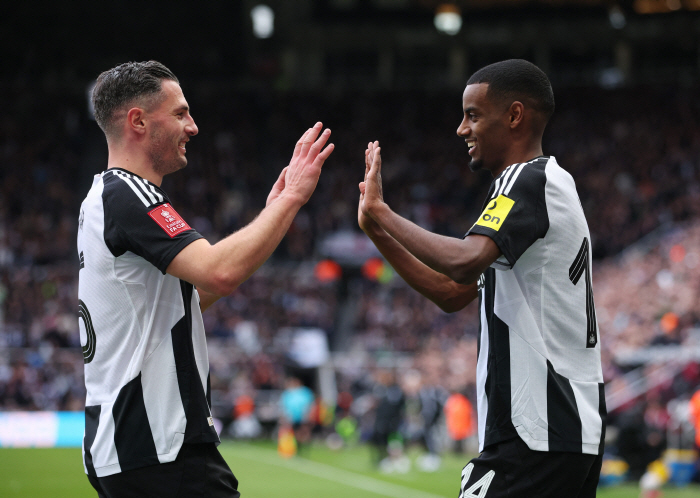 Liverpool's 220 billion Isak was recruited to pole position! This Summer's Transfer Market Will Work...Gerrard also helped Liverpool Will Be Stronger Next Year