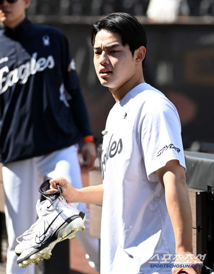 Ryu Hyun-jin is out at least twice despite the fierce battle for first place, when will Moon Dong-ju come...If you say you're the one