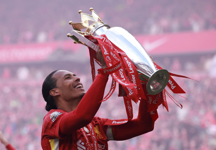 Set up in Liverpool, the strongest steel wall in EPL history! Monster Kim Min-jae announces the meeting of EPL Monster Van Dijk → Players are also preferred