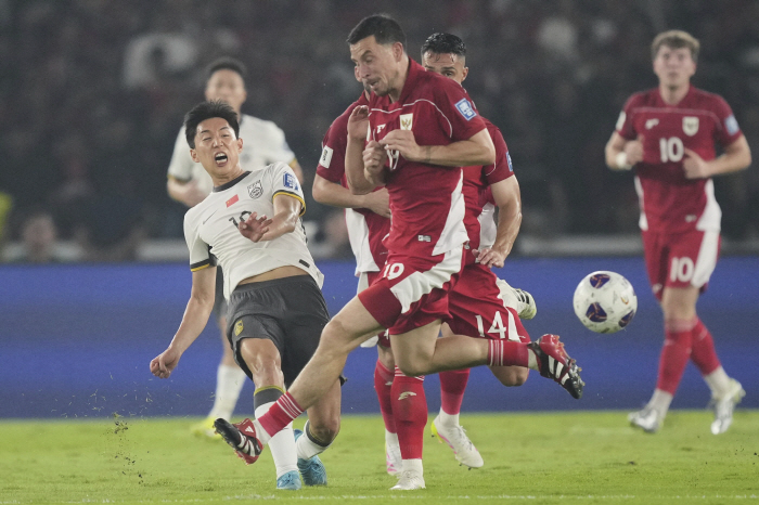  Tears of 1.4 Billion Continents There was no place for China in the World Cup of 48 countries...After a rough match, they lost 0-1 to Indonesia, confirming early elimination