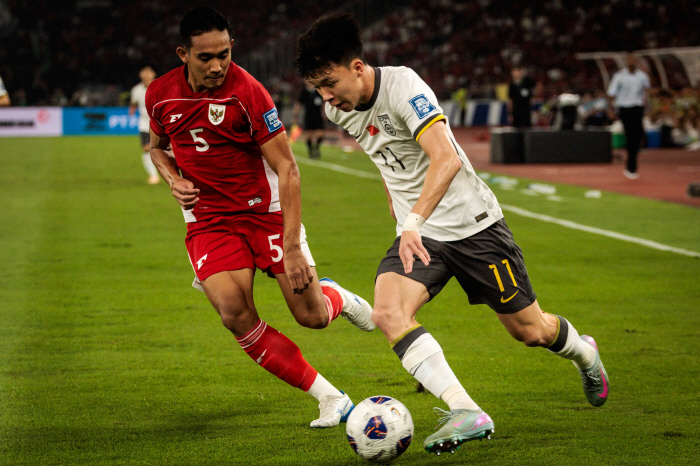  Tears of 1.4 Billion Continents There was no place for China in the World Cup of 48 countries...After a rough match, they lost 0-1 to Indonesia, confirming early elimination