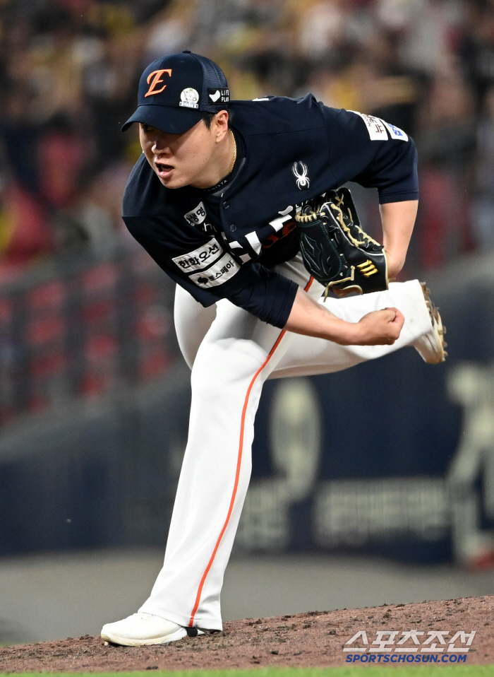 Hanwha, the No. 1 LG 0.5G car, overpowered KIA in the 11th inning of extra time...Chae Eun-sung's crazy defense that blocked the walk-off loss → Lee Jin-young's final hit 