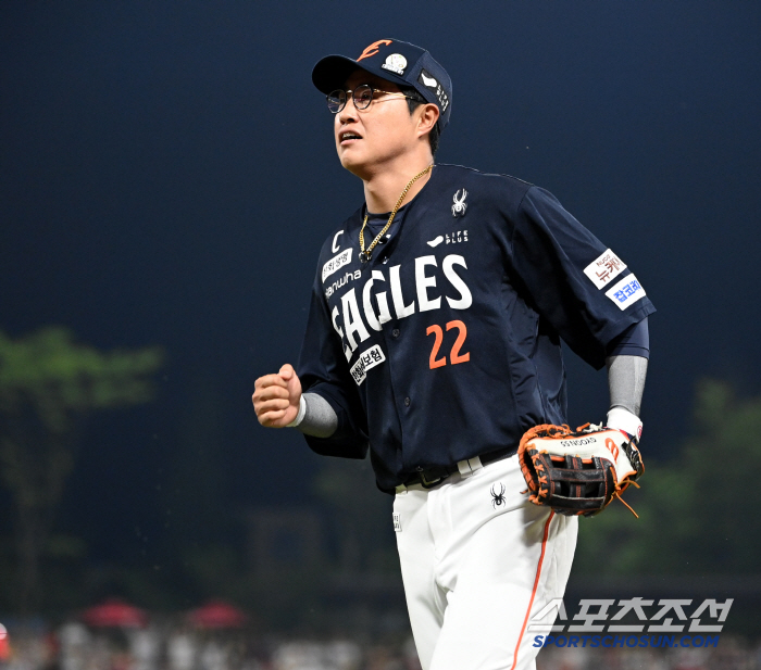 Hanwha, the No. 1 LG 0.5G car, overpowered KIA in the 11th inning of extra time...Chae Eun-sung's crazy defense that blocked the walk-off loss → Lee Jin-young's final hit 